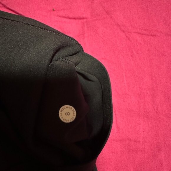 Lululemon Black base pace fleece lined leggings size 8 - Picture 2 of 3